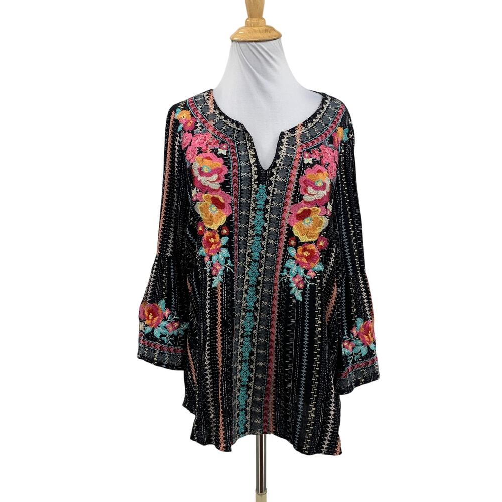 Savanna Jane Top Womens S Small Black South Beach Embroidered Bell Sleeve V Neck